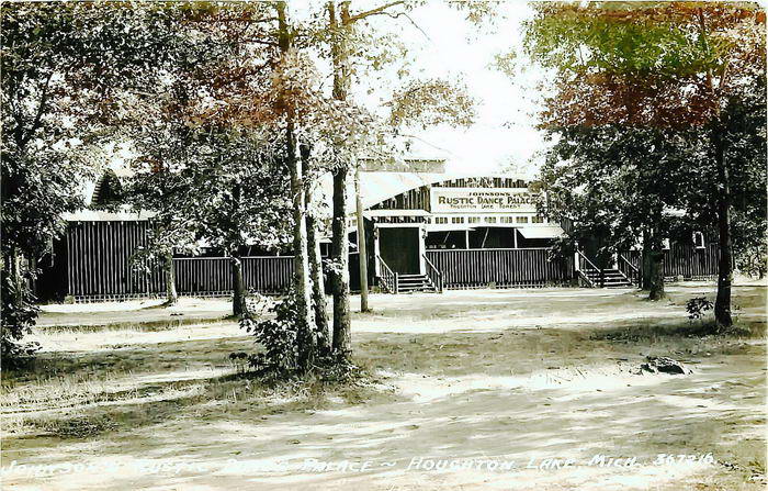Johnsons Rustic Dance Palace (Johnsons Rustic Resort, Krauses Hotel) - 1937 Photo (newer photo)